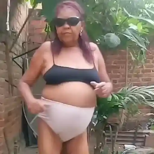 Figurinha: Vovó Dançando Funk