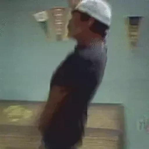 Figurinha: Chaves Animado Dançando
