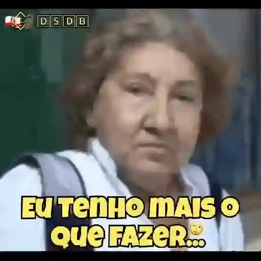Figurinha: Idosa com expressão de "tenho mais o que