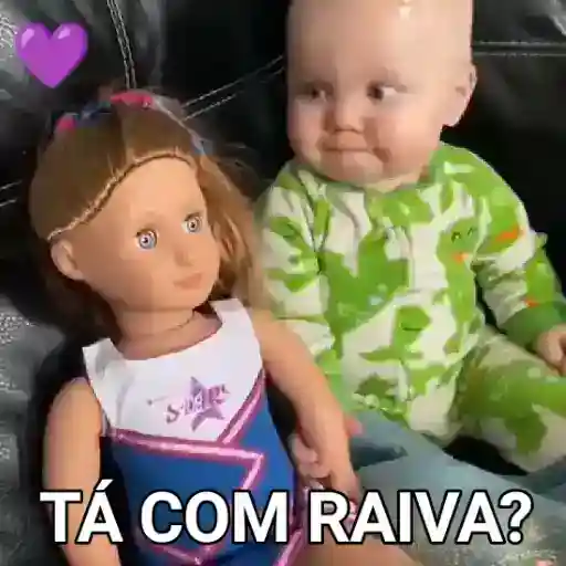 Figurinha: Bebê pergunta se a boneca está com raiva