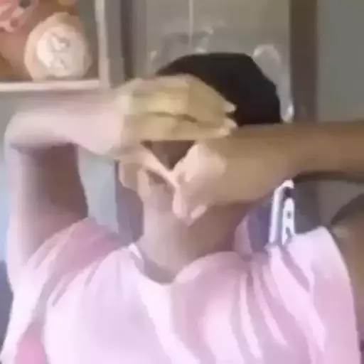 Figurinha: Coração com Mãos Dançante