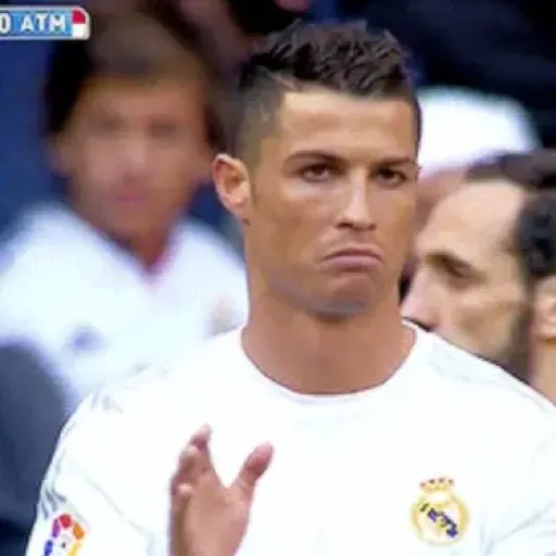 Figurinha: CR7 Elogia Com Joia