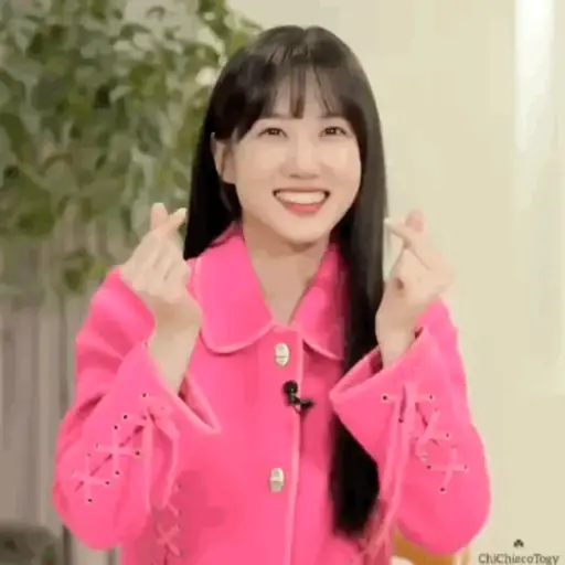 Figurinha: Coração K-pop com mãos