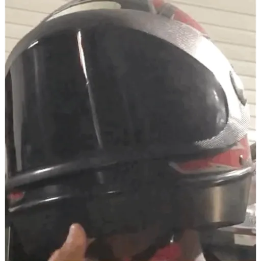 Figurinha: Ishowspeed de capacete