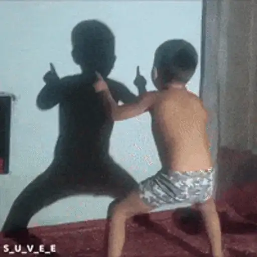 Figurinha: Criança dançando com sua sombra