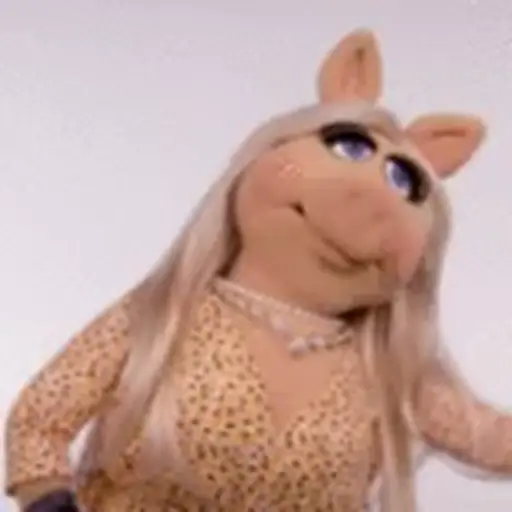 Figurinha: Miss Piggy com defeito