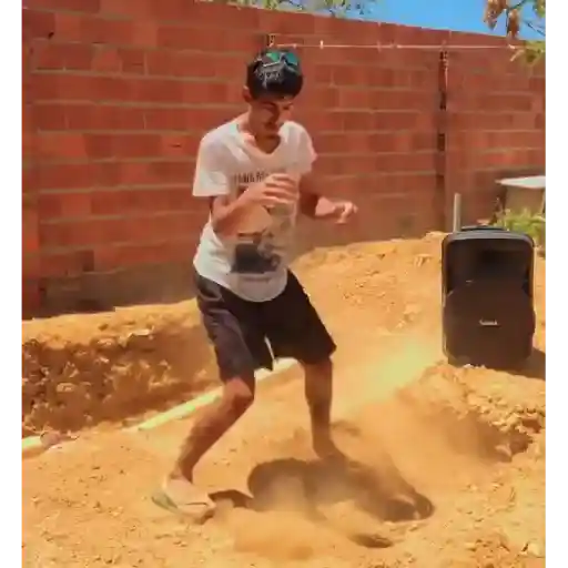 Figurinha: Dança com poeira