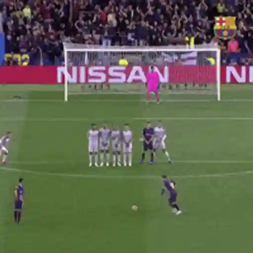 Figurinha: Messi cobra falta