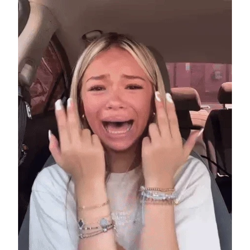 Figurinha: Garota chorando