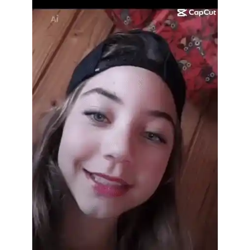 Figurinha: Garota Sorrindo