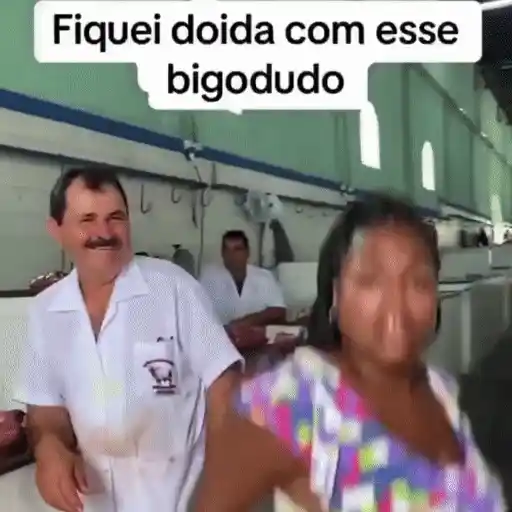 Figurinha: Fiquei doida com esse bigodudo