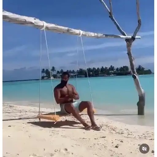 Figurinha: Mike O'Hearn no balanço