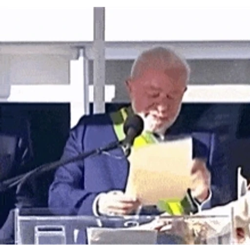 Figurinha: Lula Emocionado