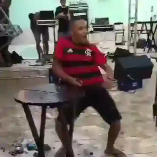 Figurinha: Torcedor dançando
