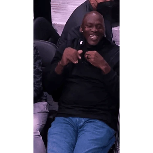 Figurinha: Michael Jordan Reagindo