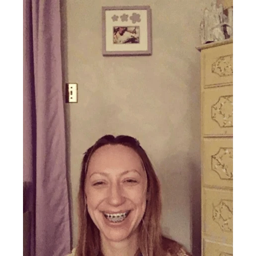 Figurinha: Mulher rindo