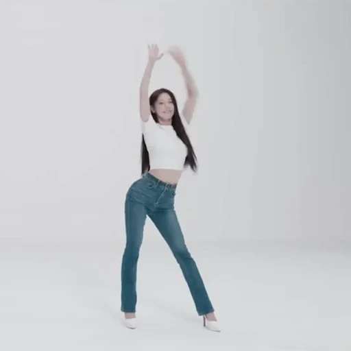 Figurinha: Mulher faz pose de dança
