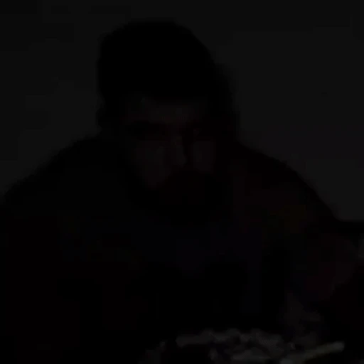 Figurinha: Homem comendo pizza