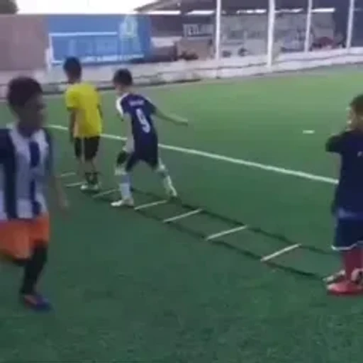 Figurinha: Treino de Escadinha Infantil
