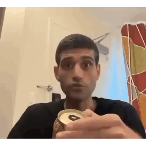 Figurinha: Homem abrindo lata