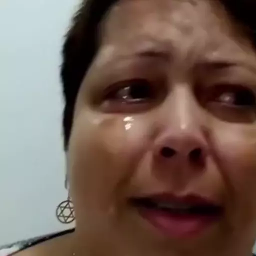 Figurinha: Mulher chorando