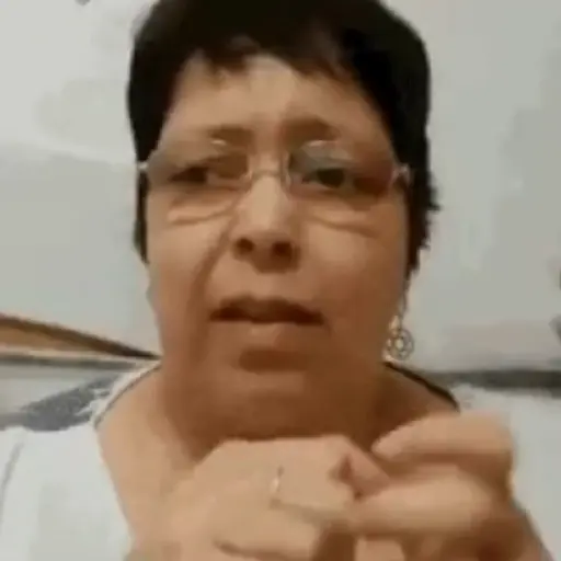 Figurinha: Mulher preocupada