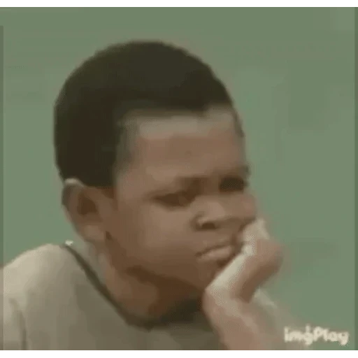 Figurinha: Osita Iheme pensativo