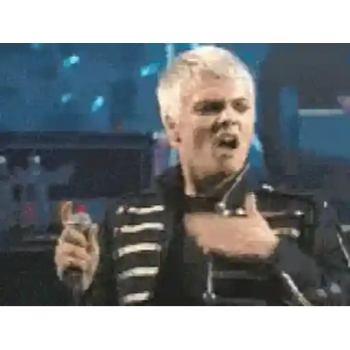 Figurinha: Gerard Way cantando