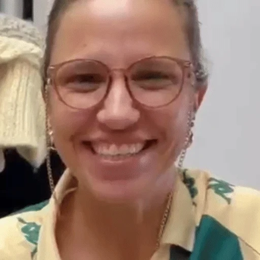 Figurinha: Mulher rindo