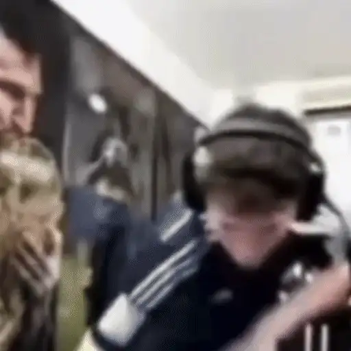 Figurinha: Messi com fã