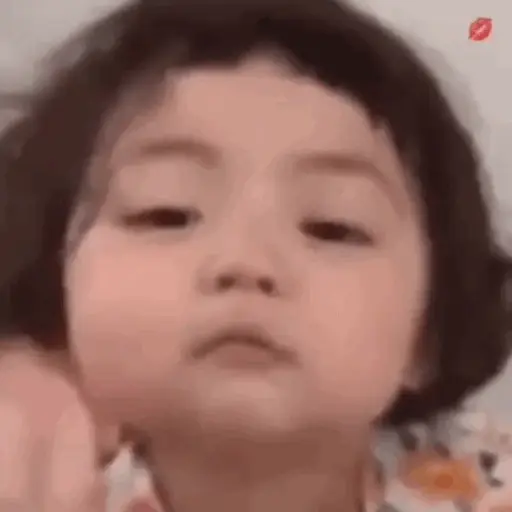 Figurinha: Criança expressiva