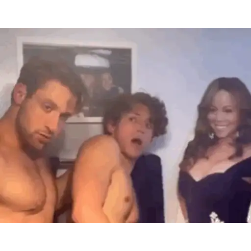 Figurinha: Mariah Carey e amigos