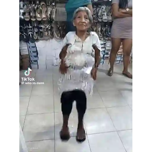 Figurinha: Vovó dançante