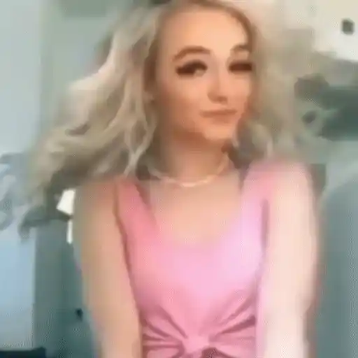 Figurinha: Mulher jogando cabelo