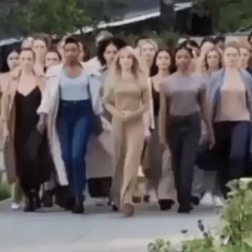Figurinha: Desfile de moda com várias modelos