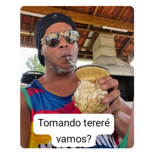 Figurinha: Ronaldinho bebendo tereré