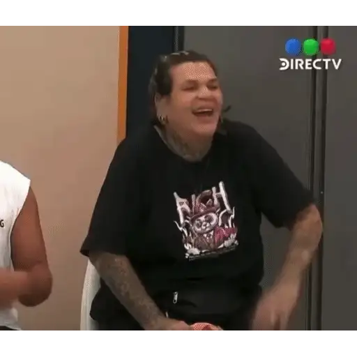 Figurinha: Alfa rindo